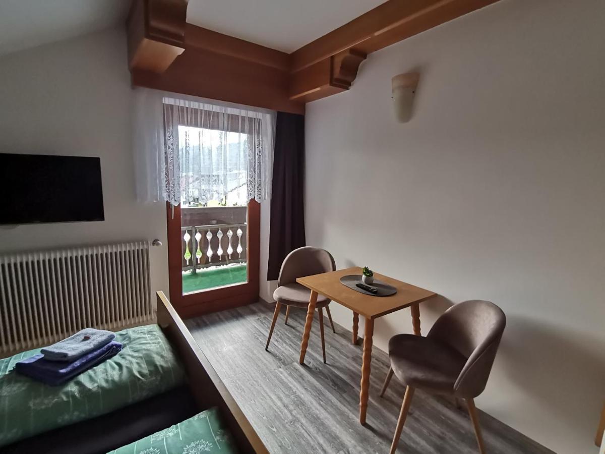Haus Bergblick Fruehstueckspension Oberort Bagian luar foto