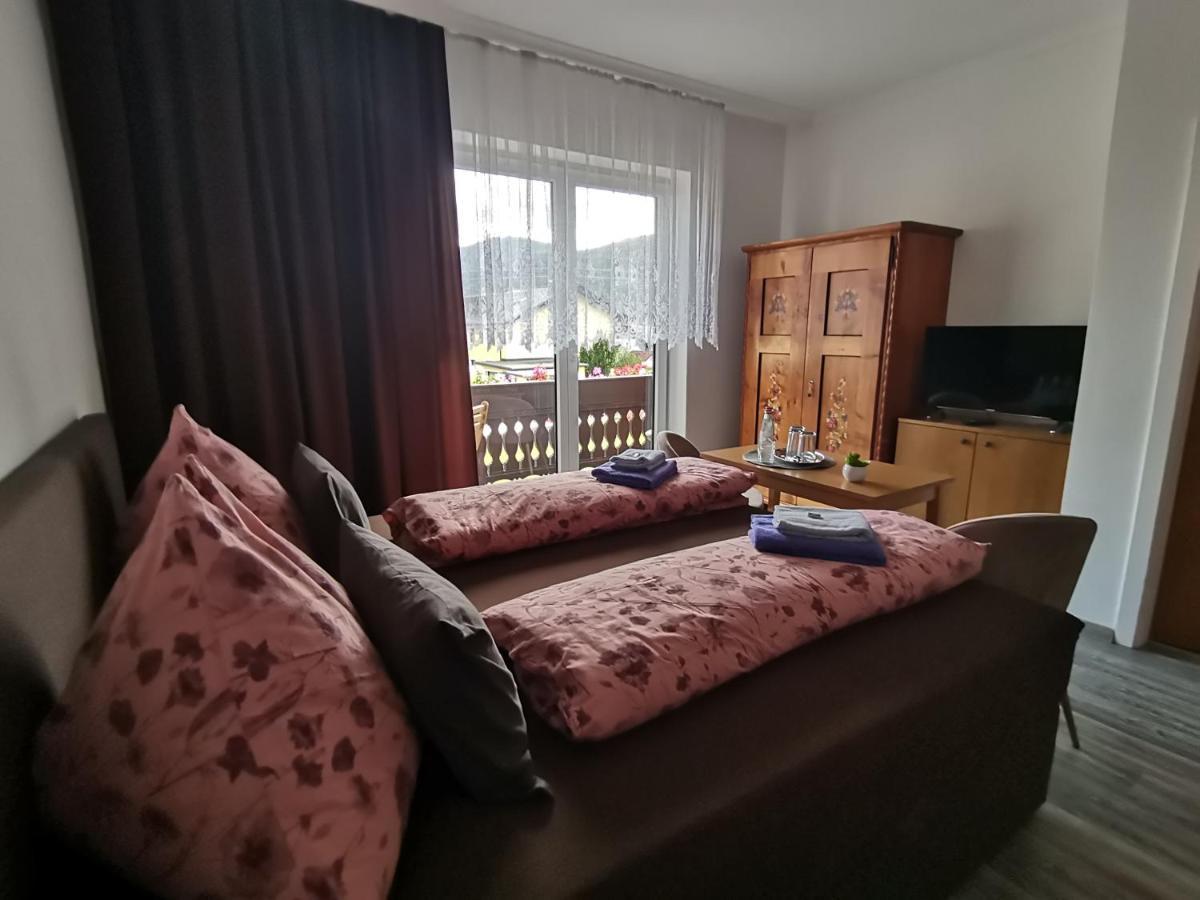 Haus Bergblick Fruehstueckspension Oberort Bagian luar foto