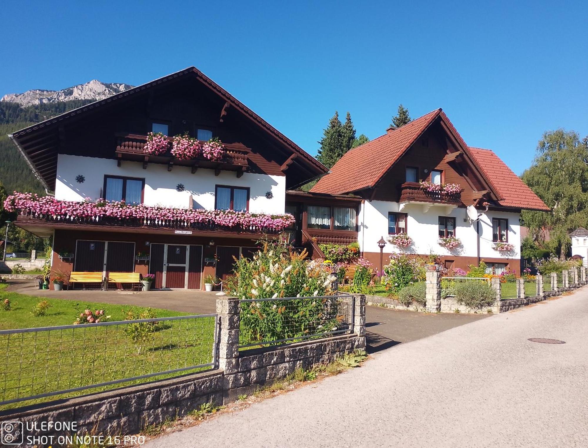 Haus Bergblick Fruehstueckspension Oberort Bagian luar foto